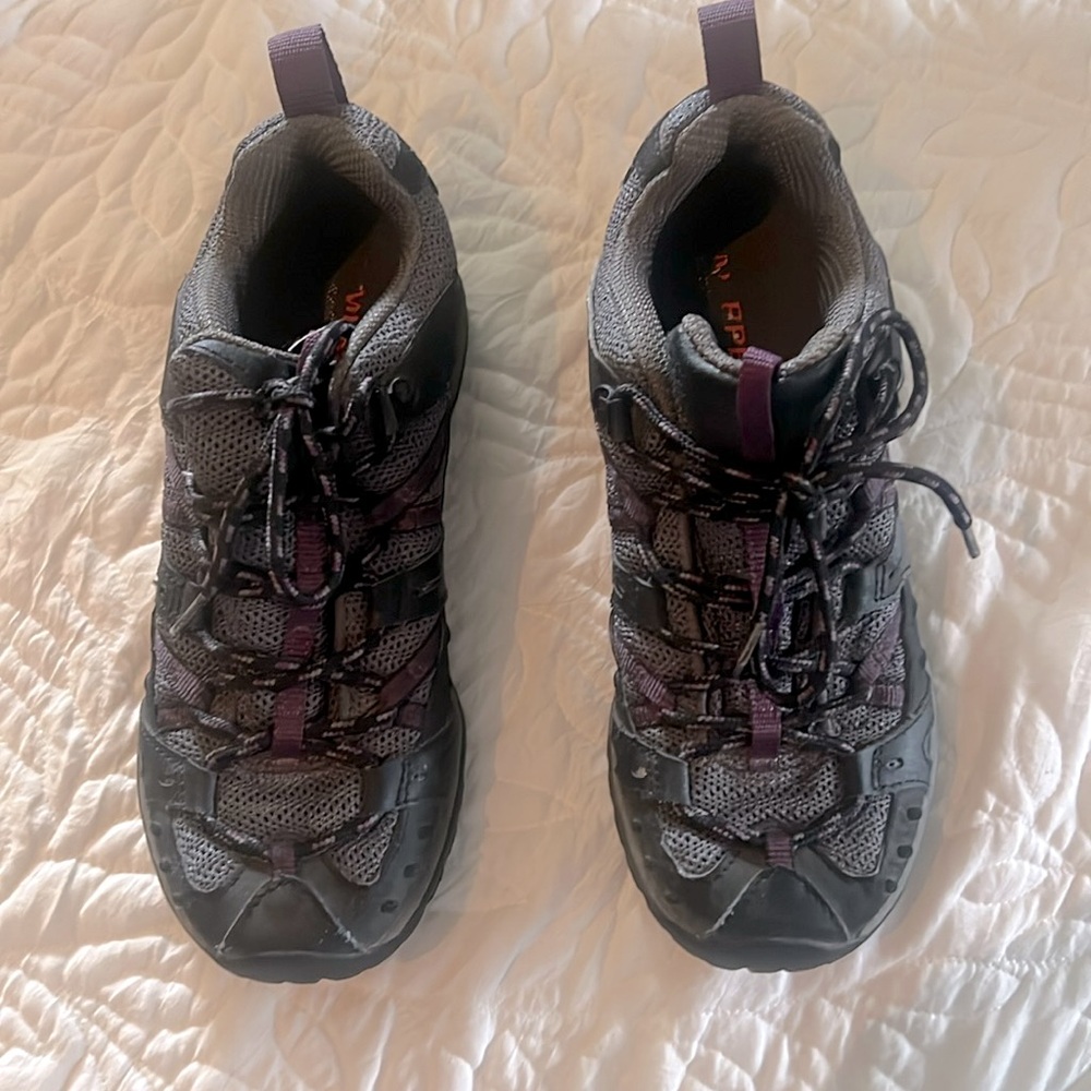 Merrell hiking shoes EUC 6.5/37 women’s